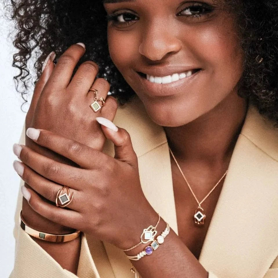 All shiny Hamsa Set for Her - זהב ויהלומים