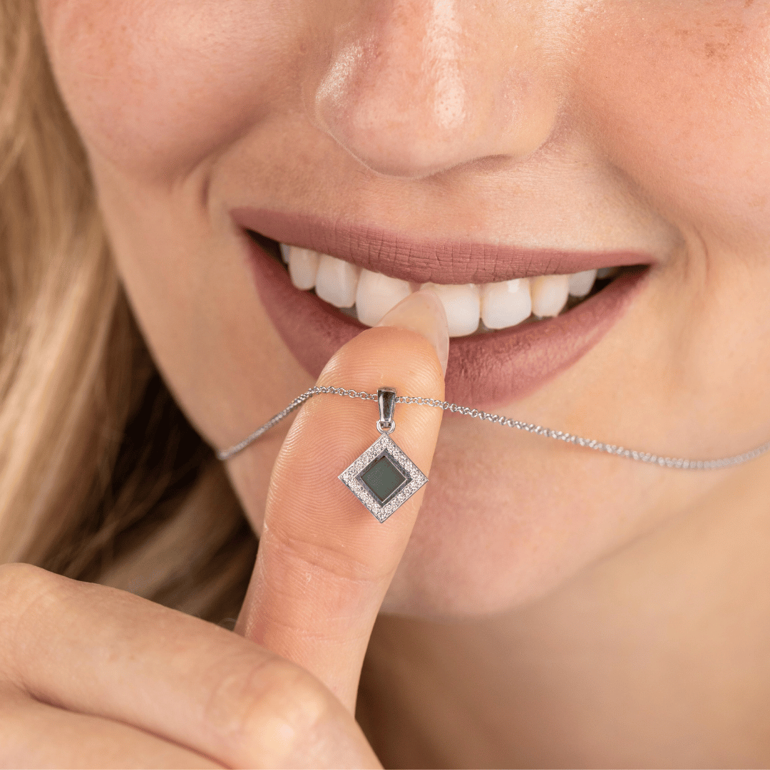 The Radiant Necklace - זהב ויהלומים