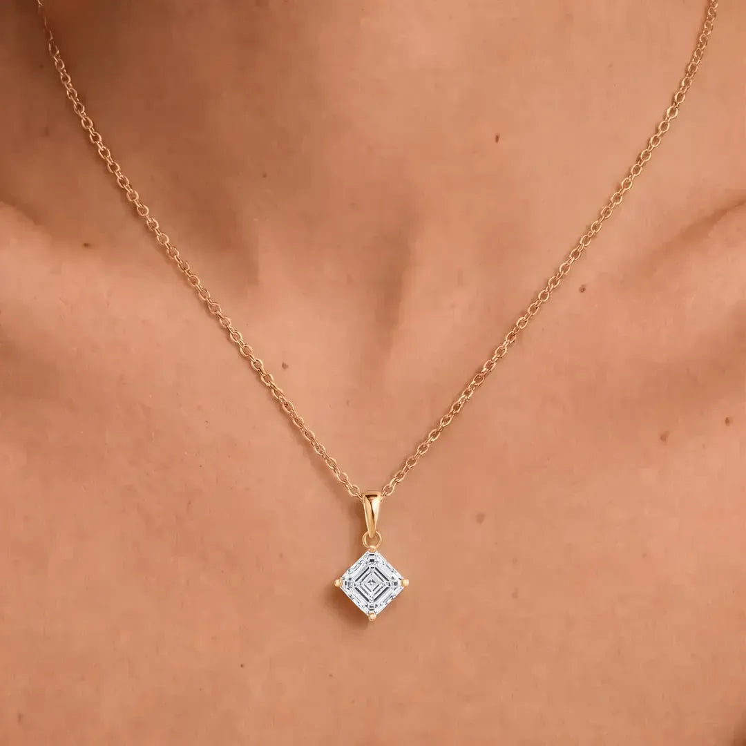 Asscher Cut Diamond Necklace - זהב ויהלומים