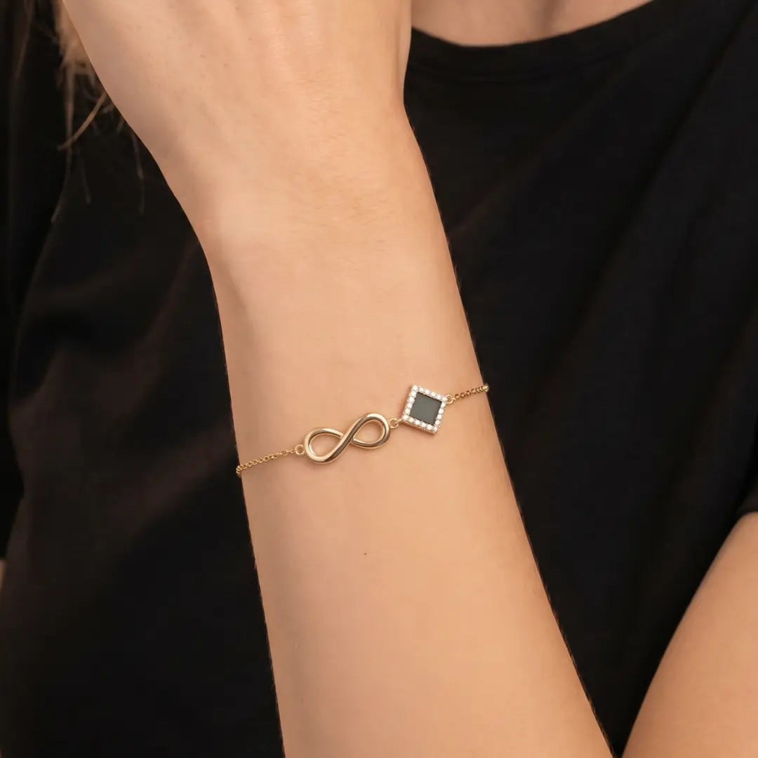 Infinity Bracelet - זהב ויהלומים