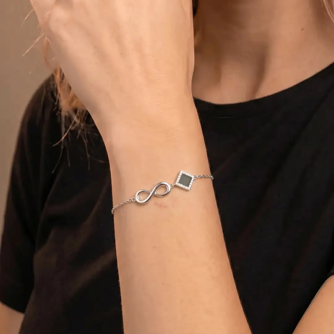 Infinity Bracelet - זהב ויהלומים